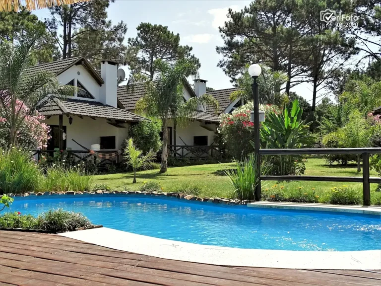 002-piscina-climatizada-bungalows-punta-colorada