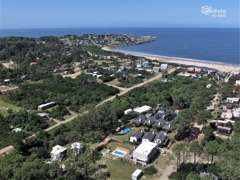 019-vista-aerea-complejo-a-una-cuadra-de-playa-san-francisco-punta-colorada-07