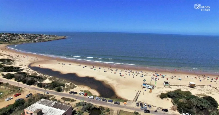 023-vista-aerea-complejo-a-una-cuadra-de-playa-san-francisco-punta-colorada-09