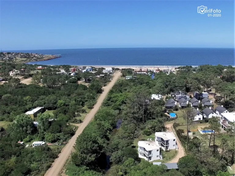 051-vista-aerea-complejo-a-una-cuadra-de-playa-san-francisco-punta-colorada-18