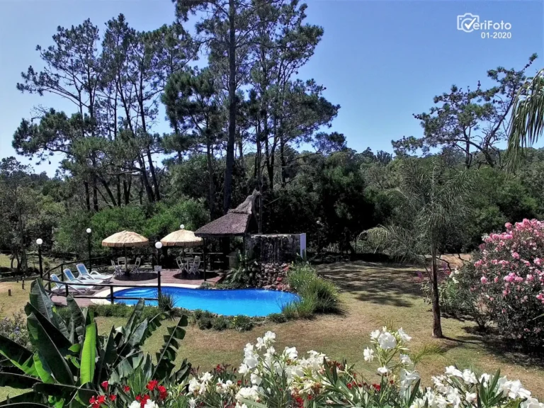 064-piscina-climatizada-bungalows-punta-colorada-03
