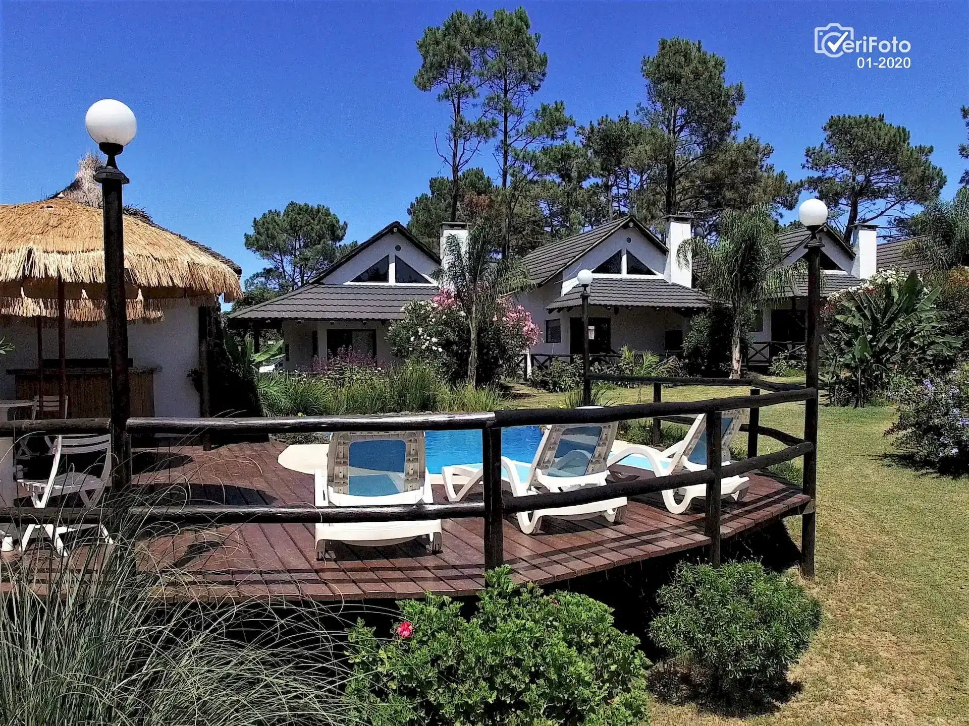 Bungalows en Punta Colorada con piscina climatizada y solarium